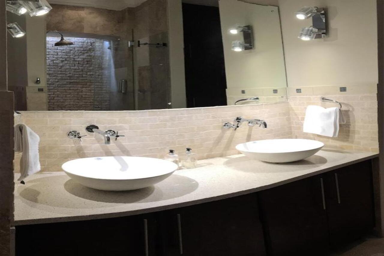 Marine 5 Boutique Hotel Gansbaai Kültér fotó