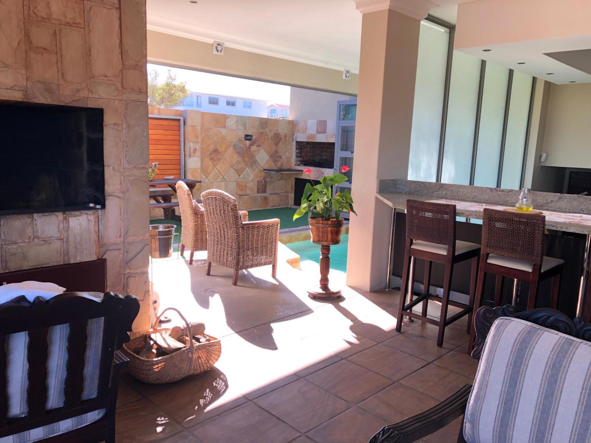 Marine 5 Boutique Hotel Gansbaai Kültér fotó